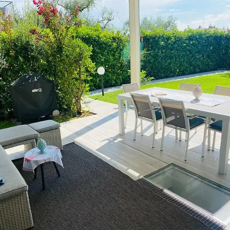 Luxury Adele Pool & Privat Whirlpool Отель