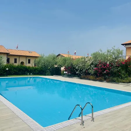 Luxury Adele Pool & Privat Whirlpool Отель Бардолино