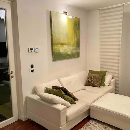 Luxury Adele Pool & Privat Whirlpool Szálloda Bardolino