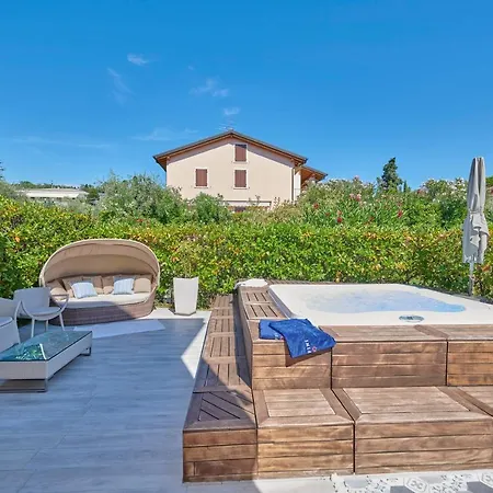 Luxury Adele Pool & Privat Whirlpool Szálloda Bardolino