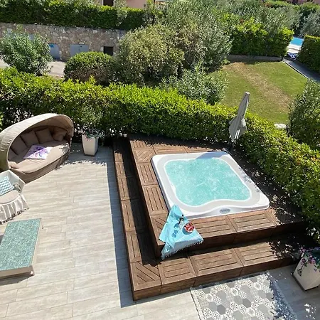 Luxury Adele Pool & Privat Whirlpool Szálloda *