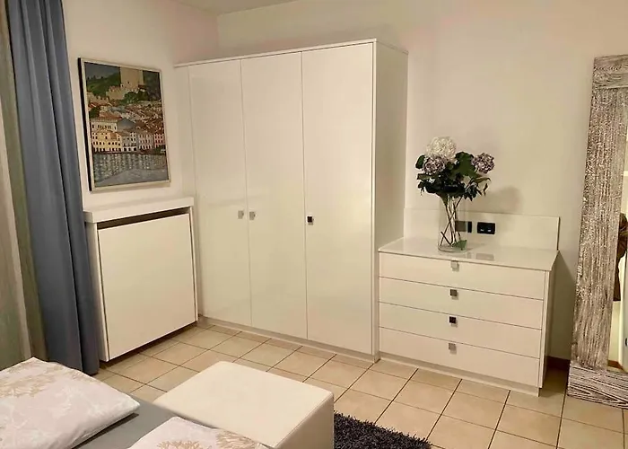 Luxury Adele Pool & Privat Whirlpool Hotel *