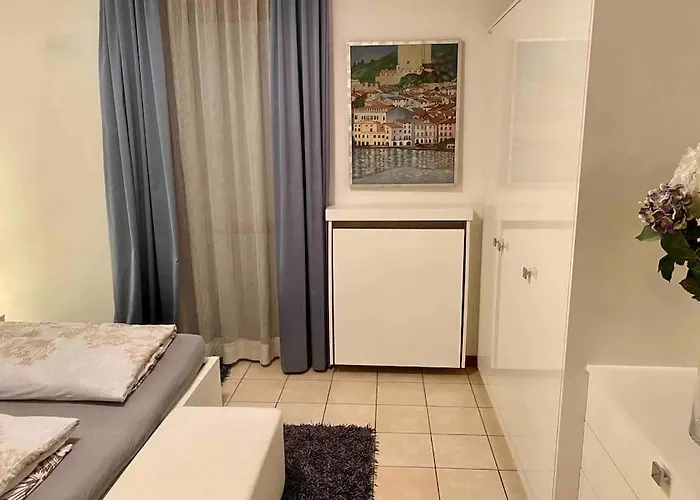 Luxury Adele Pool & Privat Whirlpool Hotell Bardolino