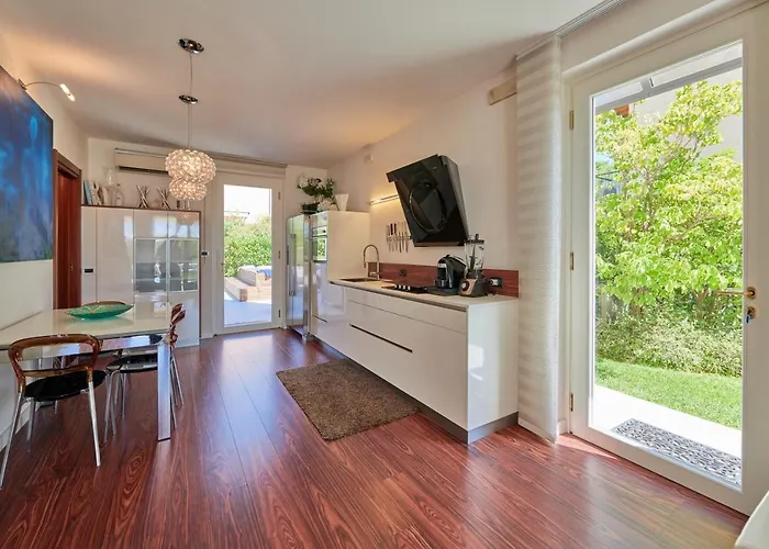 Luxury Adele Pool & Privat Whirlpool Hotel *