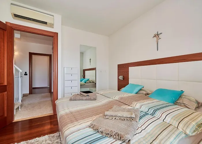 Luxury Adele Pool & Privat Whirlpool