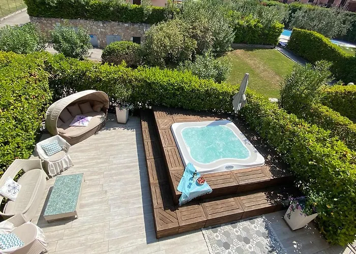 Luxury Adele Pool & Privat Whirlpool Hotell *