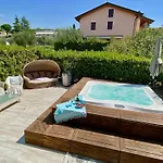 Luxury Adele Pool & Privat Whirlpool Szálloda *
