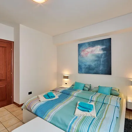 Luxury Adele Pool & Privat Whirlpool * ברדולינו